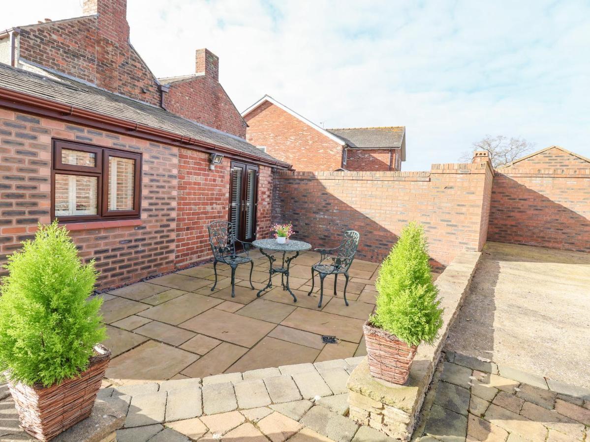 4 Green Farm Cottage Chester Exterior photo